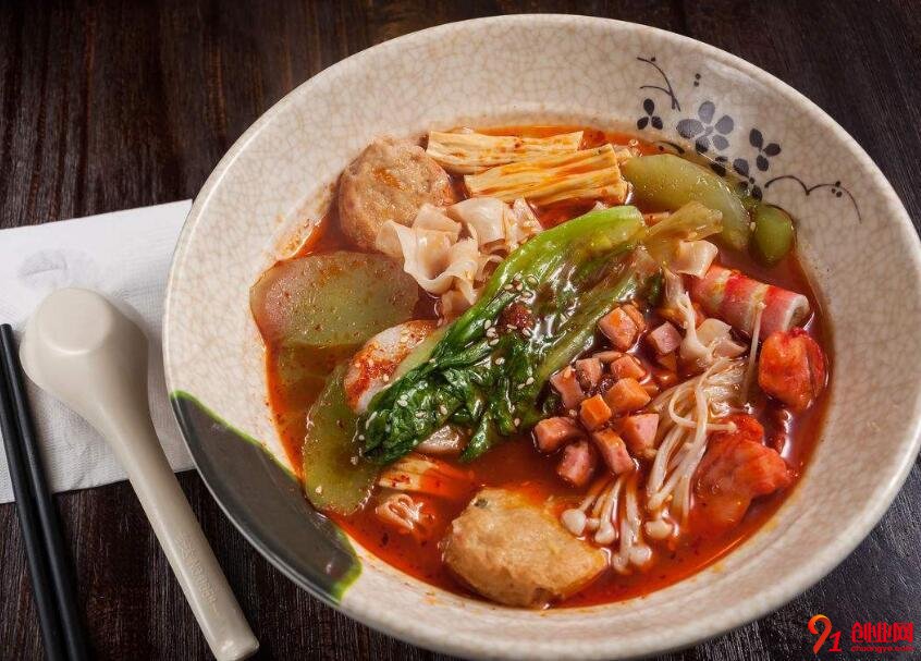 大三學生創業開麻辣燙店，月入過萬