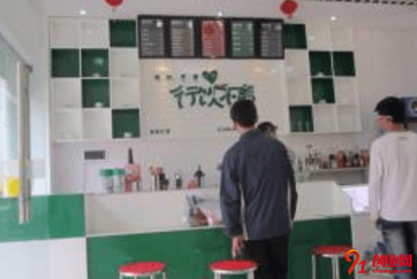 加盟行飲不離奶茶一年能賺多少？加盟受什么因素影響？