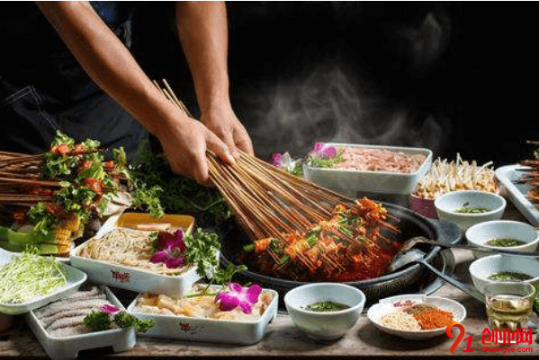 簽簽向上串串香加盟店賺不賺錢?至少能賺多少?