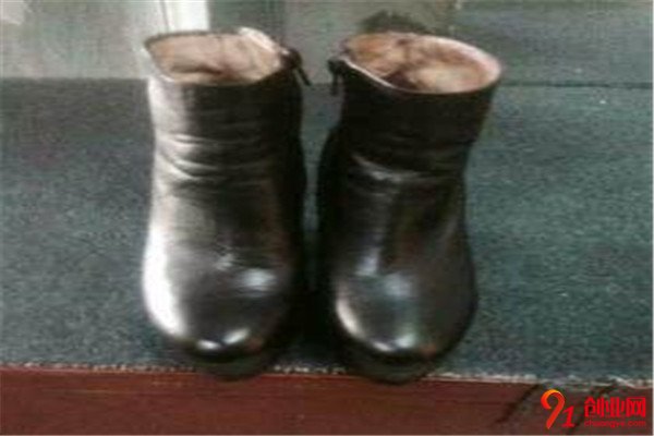 鞋管家皮具加盟條件護(hù)理