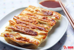 開一個鍋貼加盟店一年可以賺多少錢？