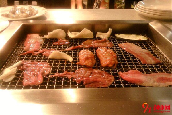 星期八飄香燒烤加盟品牌介紹