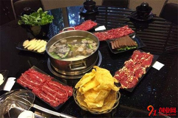牛百味潮汕牛肉火鍋加盟品牌介紹