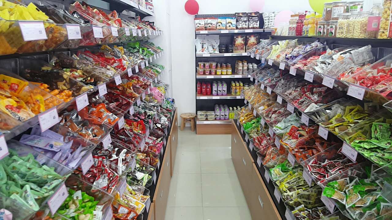 開一家自由自在進口食品店大概要多少錢?