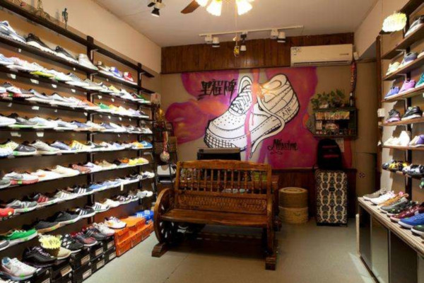 運動品牌折扣店加盟