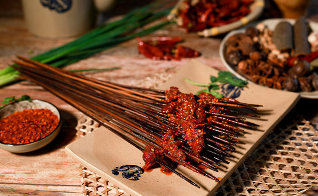 小郡肝串串香多少錢一串，小郡肝串串香加盟大概要多少費(fèi)用