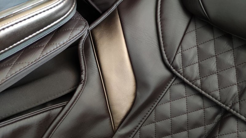 高端按摩椅怎么選？資深體驗官帶來榮泰RT8900按摩椅測評