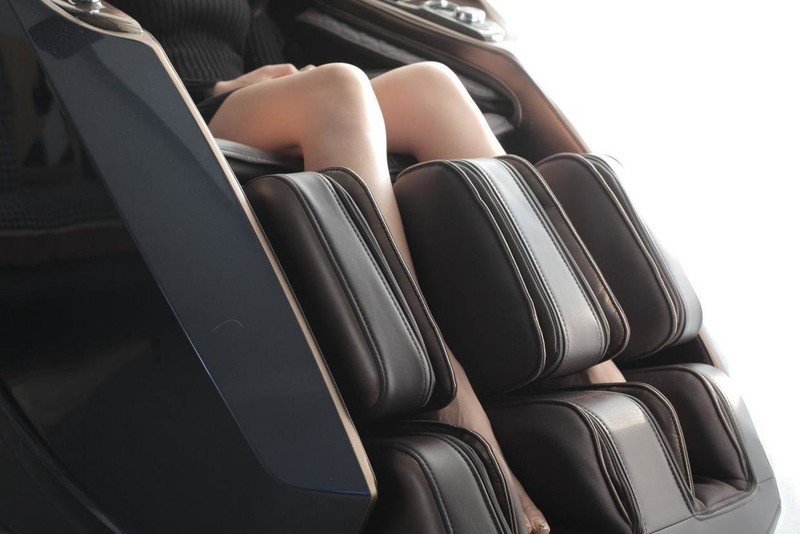 高端按摩椅怎么選？資深體驗官帶來榮泰RT8900按摩椅測評