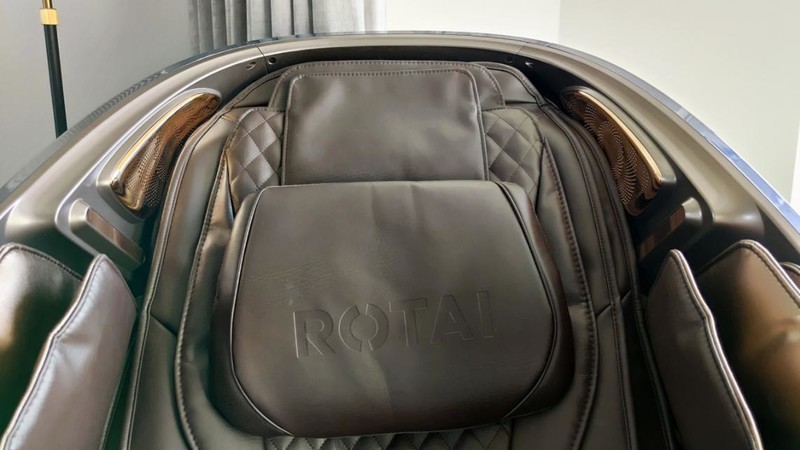 高端按摩椅怎么選？資深體驗官帶來榮泰RT8900按摩椅測評