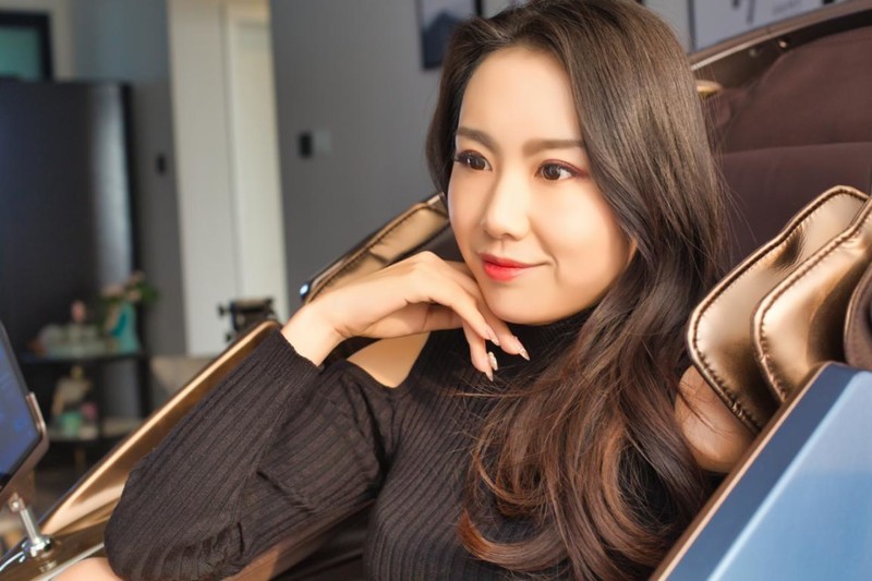 高端按摩椅怎么選？資深體驗官帶來榮泰RT8900按摩椅測評