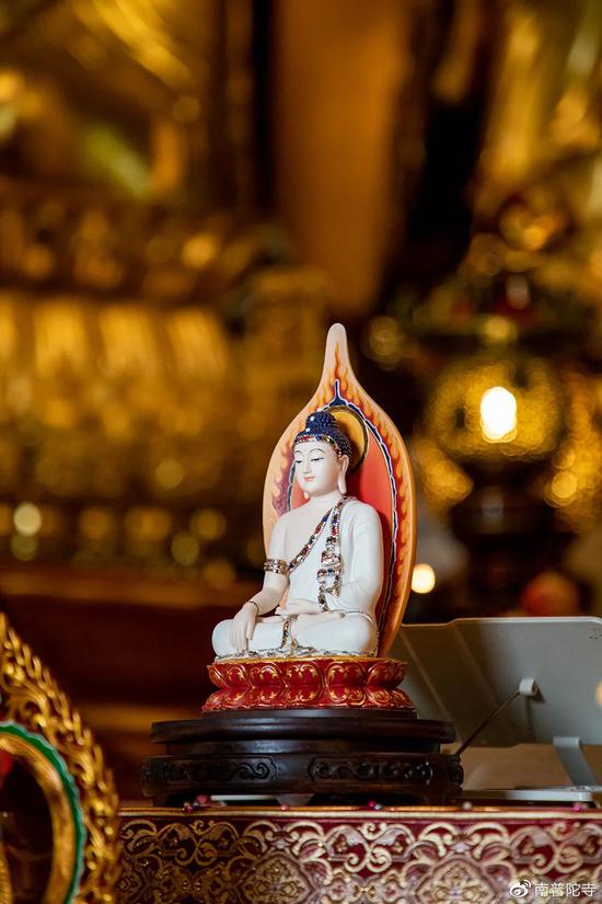在佛教中,開光與加持兩者是有些區別的。(圖片來源:南普陀寺)