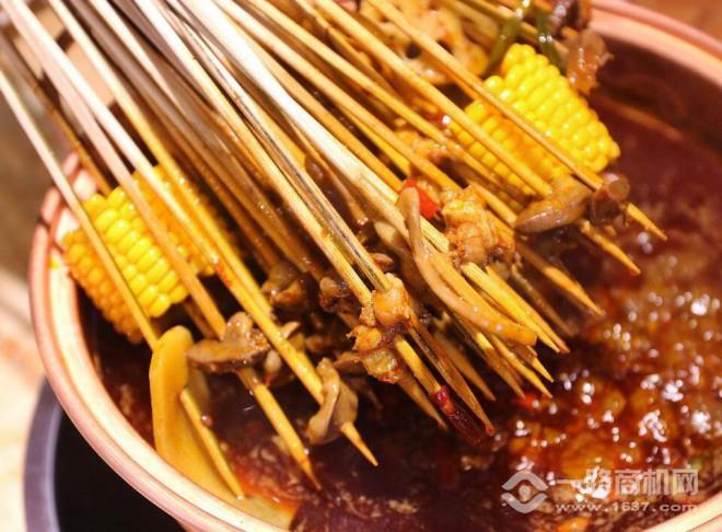 吃鬧熱小郡肝串串香加盟